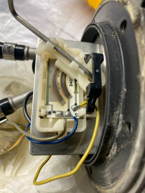 Givaren var lite tråcklig att få ur men ingen större fara.<br />Man ser tydligt att ytan är smutsig.